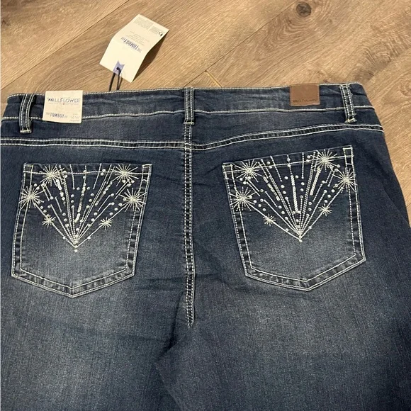 Wallflower Tomboy Fit Jeans Size 16W New - Picture 5 of 5